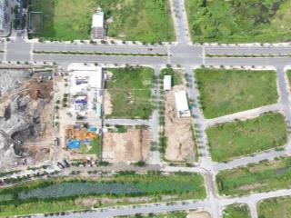 Cần bán lô đất mặt tiền đối diện cổng fpt plaza 4 khu đô thị fpt