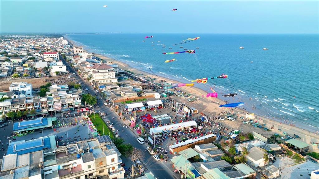 Bán đất mặt tiền biển lê lai cách biển 450m. trần hưng đạo phước hải (hồ chí minh)