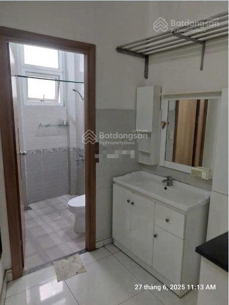 Nhà 2 mặt tiền căn góc đường 3/2. ngang 5.5x14m, 4pn, 4wc. giá 35 triệu/th (4 lầu)