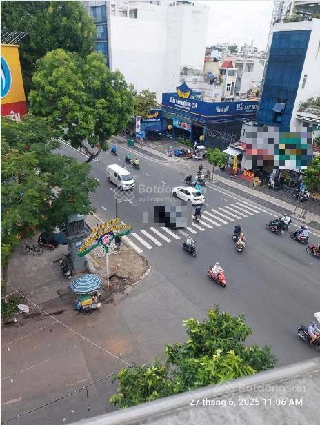 Nhà 2 mặt tiền căn góc đường 3/2. ngang 5.5x14m, 4pn, 4wc. giá 35 triệu/th (4 lầu)