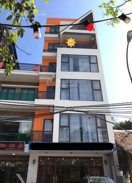 Nhà 2 mặt tiền căn góc đường 3/2. ngang 5.5x14m, 4pn, 4wc. giá 35 triệu/th (4 lầu)