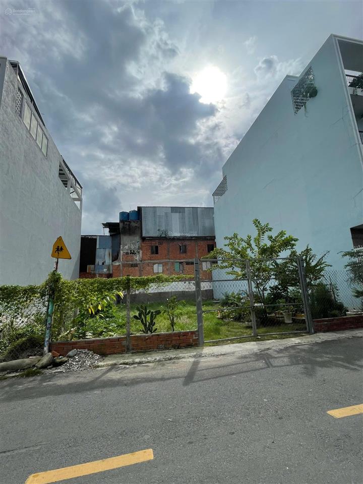 Cực hiếm. cần bán gấp đất xây căn hộ dịch vụ. dt 8x24m, ngay phố hoàng diệu 2. chỉ 12,5 tỷ