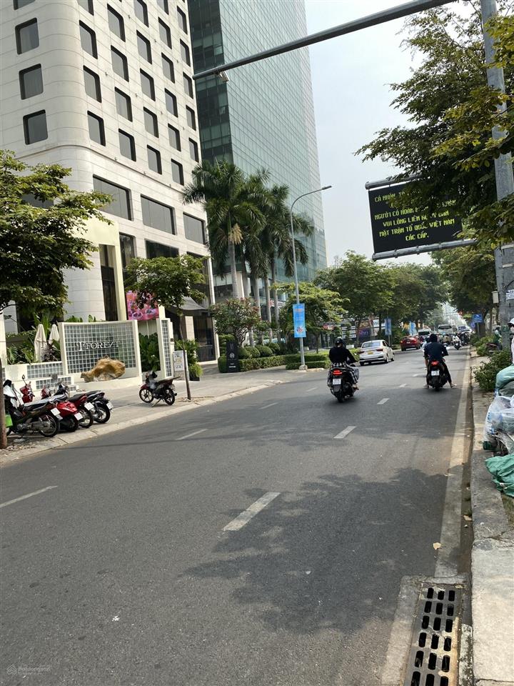 Cần bán mặt tiền võ văn tần, p5, q3 (6x17m nở hậu  3 lầu) vị trí đẹp, hết lộ giới