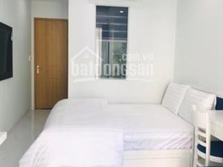 Căn hộ dịch vụ studio đẹp, nhà mới trong phú mỹ hưng, quận 7. giá 9 triệu/tháng có ban công