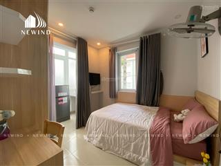Cần cho thuê căn hộ dịch vụ khu pmh, thoáng mát, đường lớn, gần các trường đh rmit, tdt, ssis...
