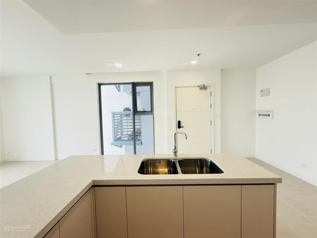 Duy nhất căn 3pn, 2wc, 110m2 giá thuê 15 triệu ,full nội thất view sông sài gòn vạn phúc