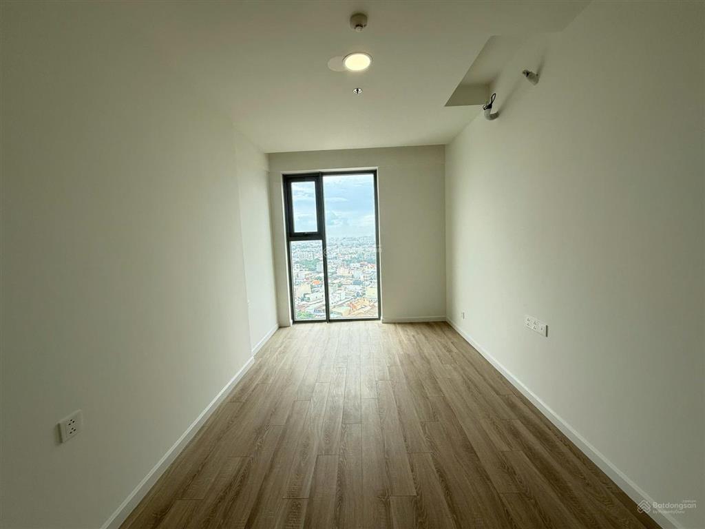 Duy nhất căn 3pn, 2wc, 110m2 giá thuê 15 triệu ,full nội thất view sông sài gòn vạn phúc