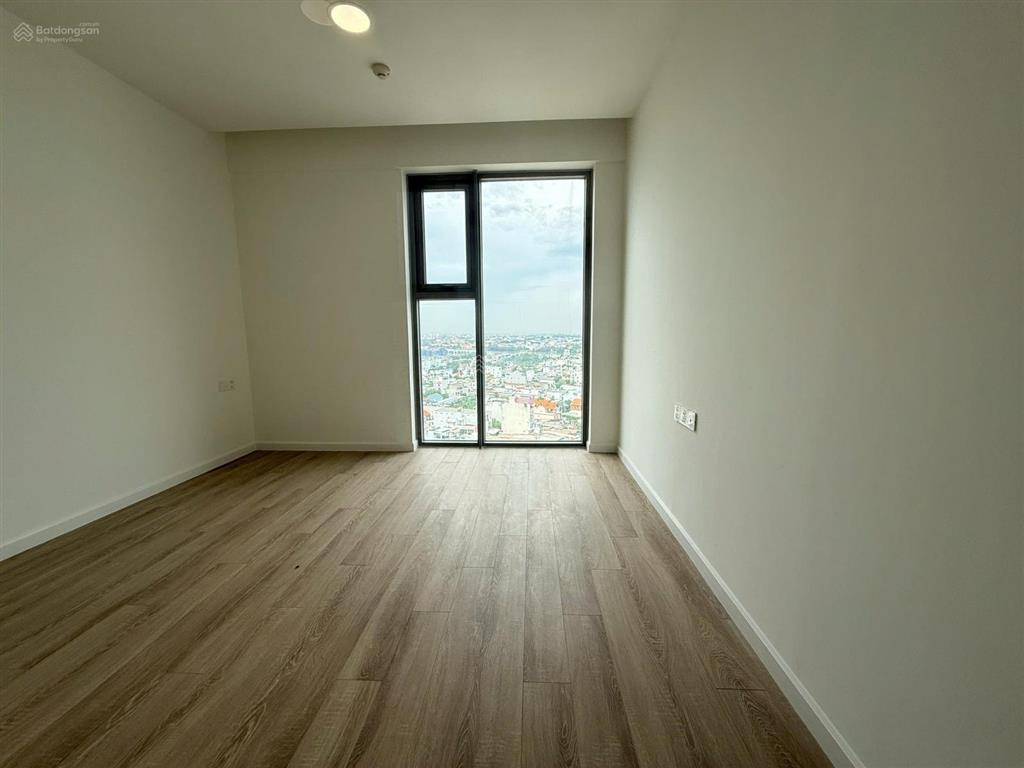 Duy nhất căn 3pn, 2wc, 110m2 giá thuê 15 triệu ,full nội thất view sông sài gòn vạn phúc