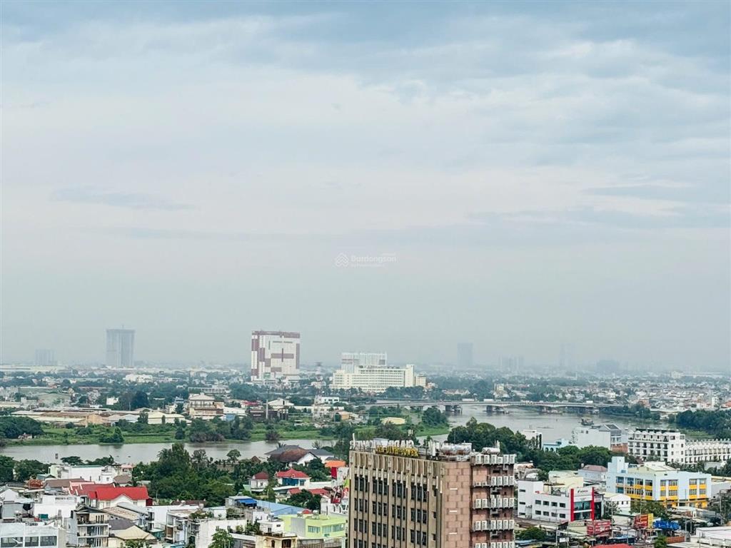 Duy nhất căn 3pn, 2wc, 110m2 giá thuê 15 triệu ,full nội thất view sông sài gòn vạn phúc