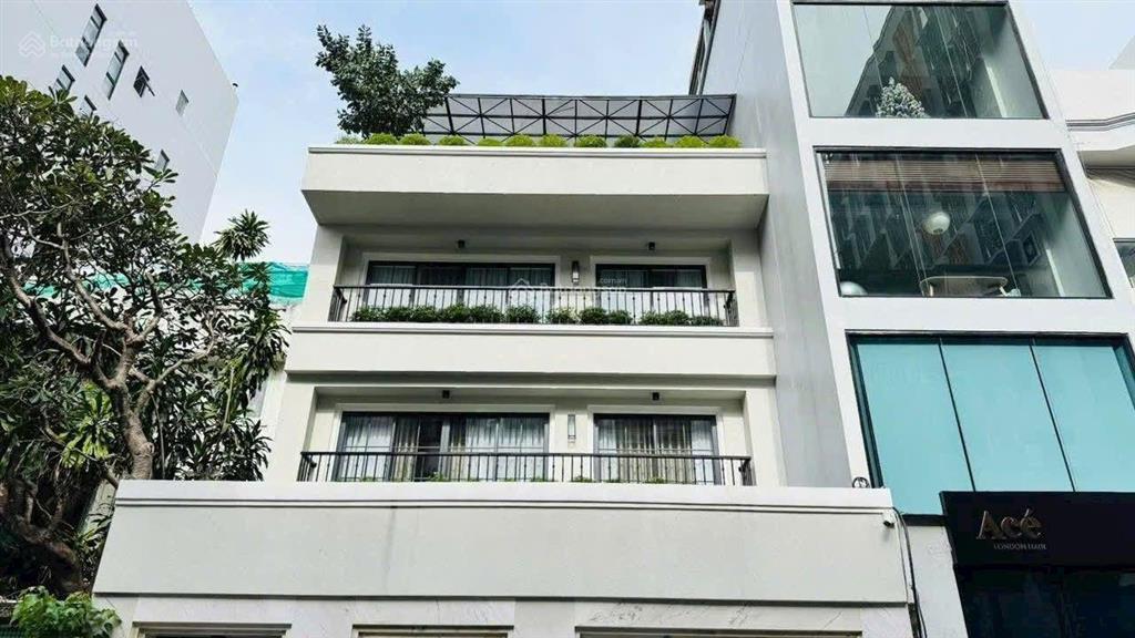 Bán nhà siêu đẹp hẻm bàu cát  lạc long quân, tân bình dt 6x12m 3 tầng + st nhà mới giá 7.98 tỷ tl