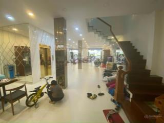 Siêu phẩm  nhà mtnb bình phú, p. 11, quận 6 | 8,4 x 21,9 | trệt 3 lầu st | 6pn 7wc | giá 38 tỷ