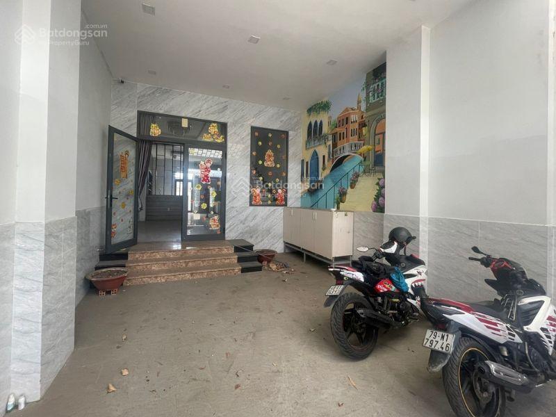 Bán nhà mt đường võ văn kiệt p5 quận 5 (4m x 16m) 3 lầu. ngay chợ hòa bình