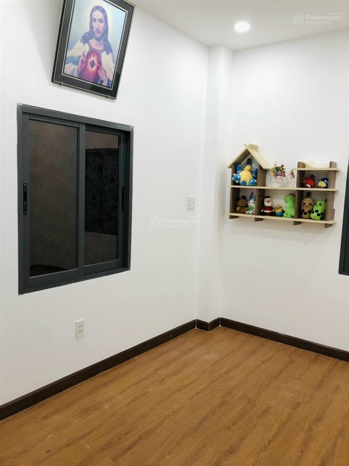 Bán nhà mt đường sư vạn hạnh quận 10. chỉ 13,5 tỷ