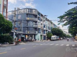 Anh chị đang cần tìm nhà đẹp 6 tầng có thang máy ngay tại bình phú quận 6 alo gấp