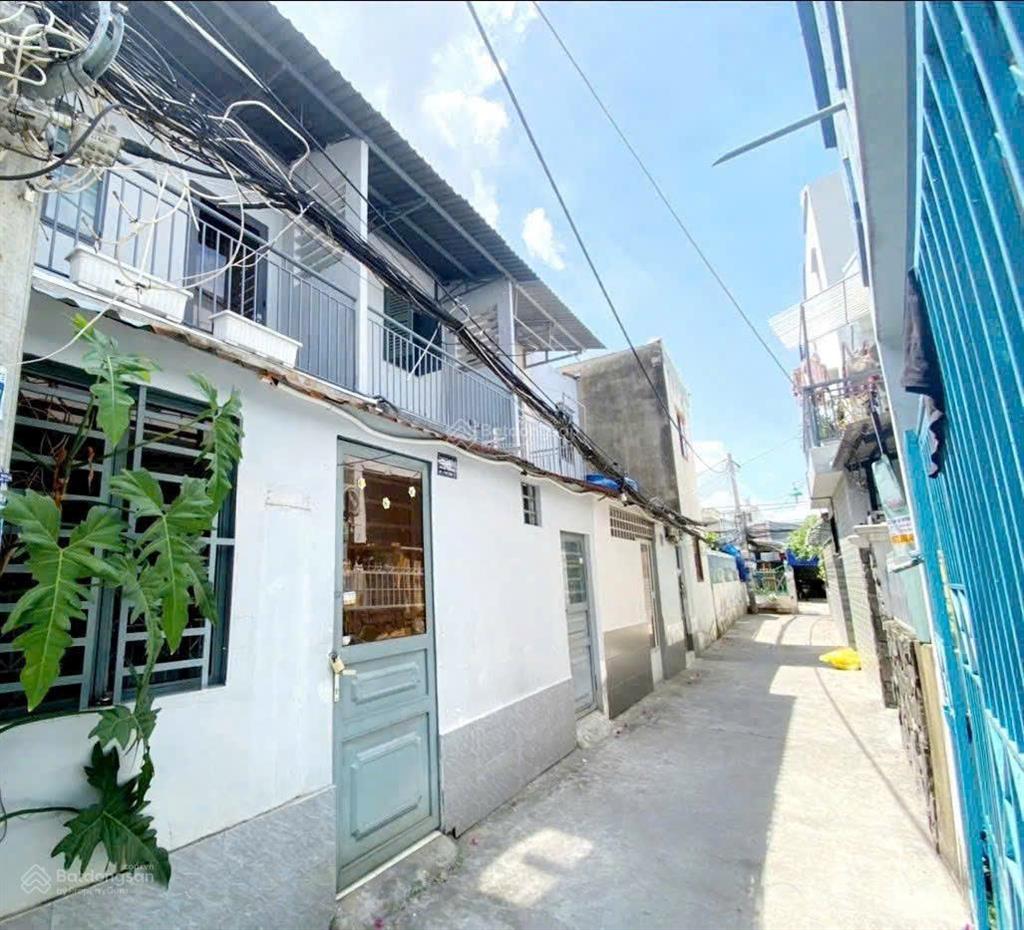 Bán nhà ngăn 4 căn riêng biệt có gác sét và ban công, dt 73.4m2