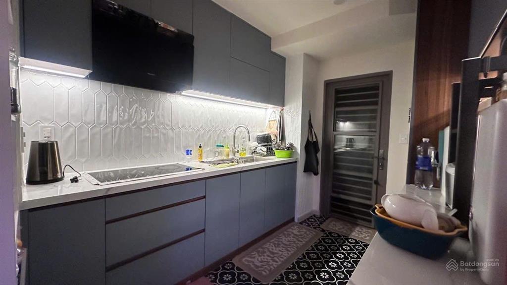 Cần bán căn hộ chung cư saigon south residences dt 65m có 2pn, 2wc có ô để xe hơi sở hữu riêng