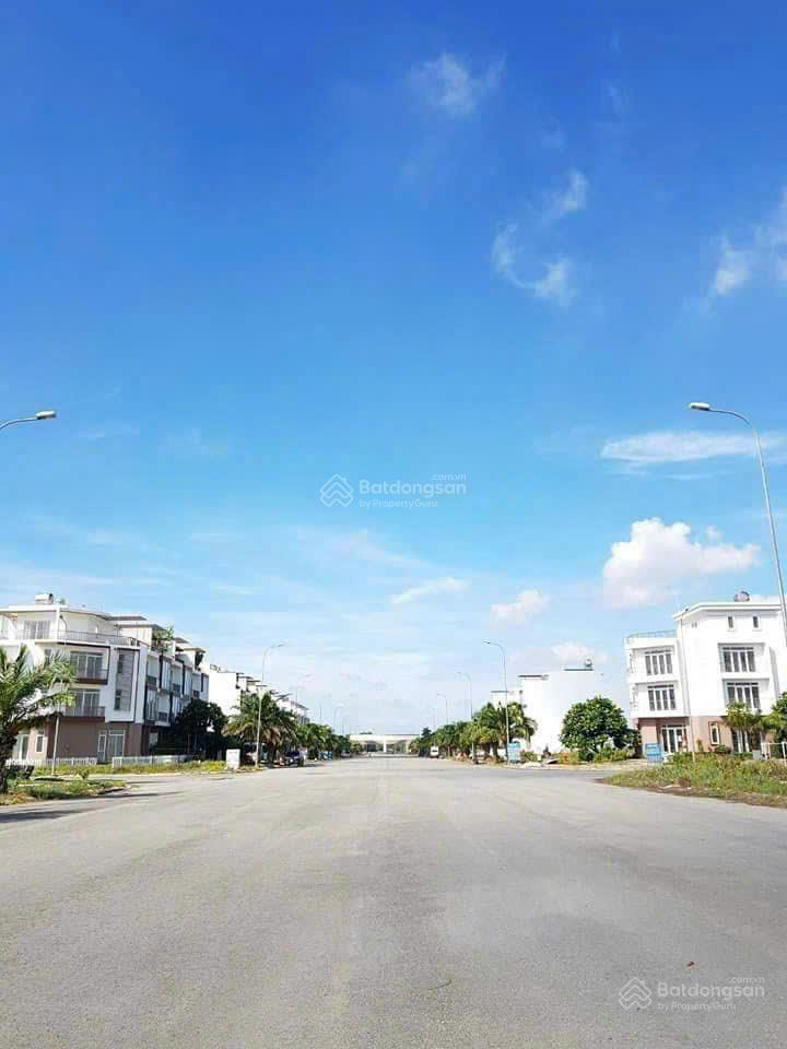 Cần bán gấp đất thổ cư trong khu dân cư nhà bè hạ tầng đồng bộ, đường 20m giá 32tr/m2 bán nhanh
