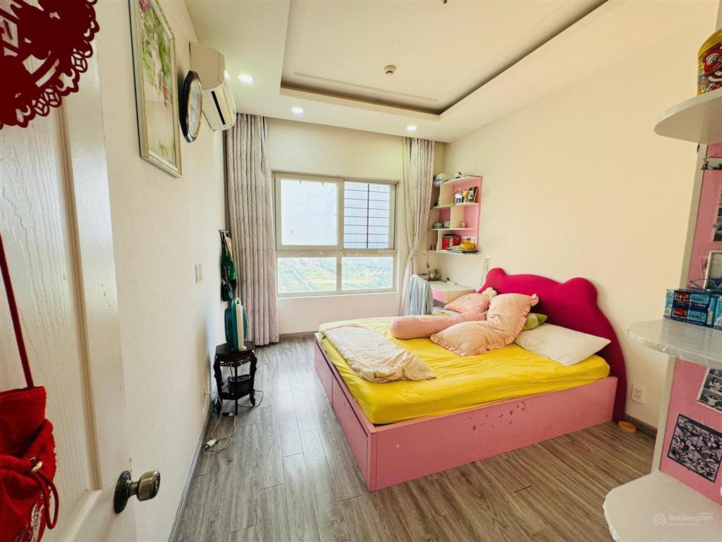 Cần bán căn hộ dragon hill 1  122m2  căn góc đẹp  sổ hồng