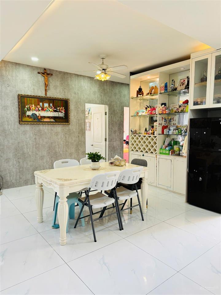 Cần bán căn hộ dragon hill 1  122m2  căn góc đẹp  sổ hồng