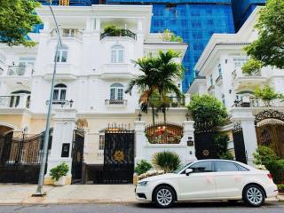 Biệt thự cityland quận 7.dt đất 10 22m = 220m 3 lâu thang máy giá 53 tỷ