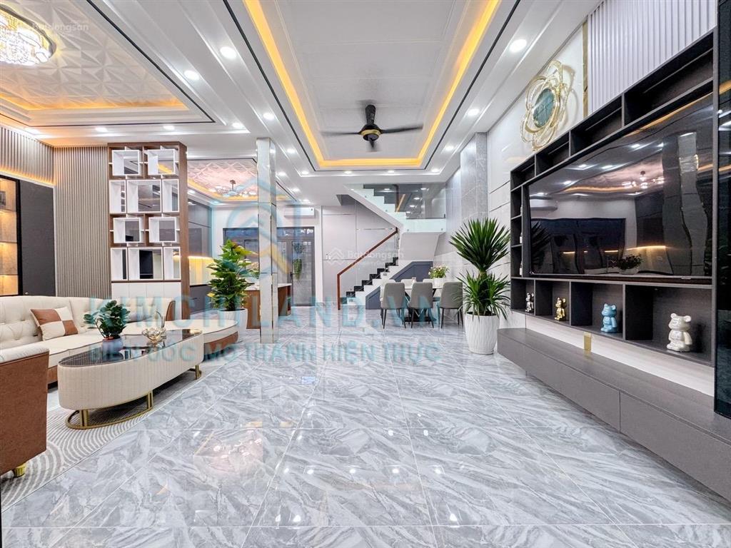 Bán nhà phố hiện đại dt 7,5m x 15m đường huỳnh tấn phát, giá 8.9 tỷ. giá tốt có video