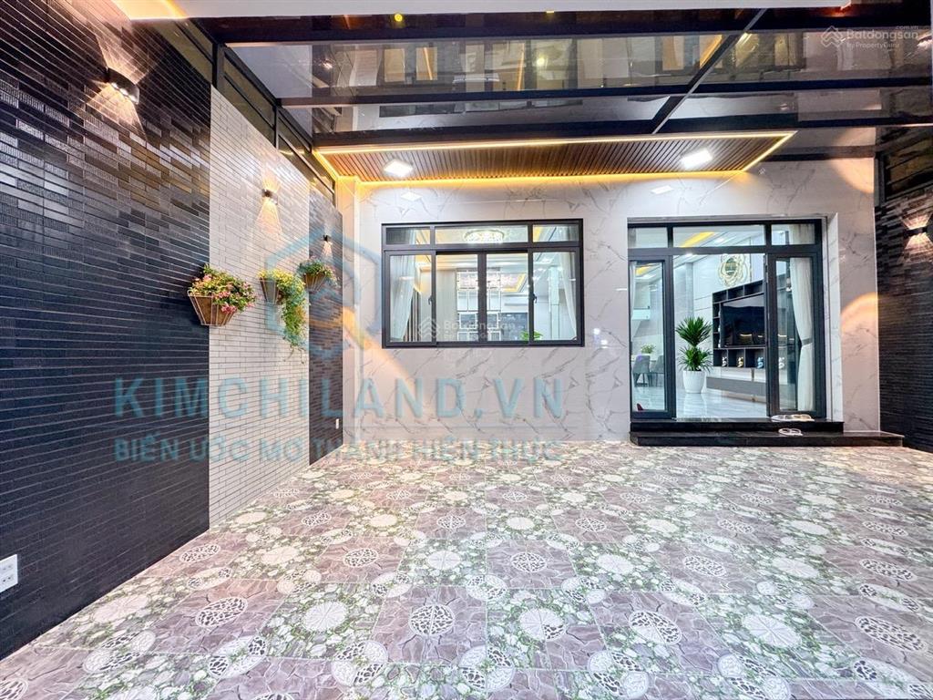 Bán nhà phố hiện đại dt 7,5m x 15m đường huỳnh tấn phát, giá 8.9 tỷ. giá tốt có video