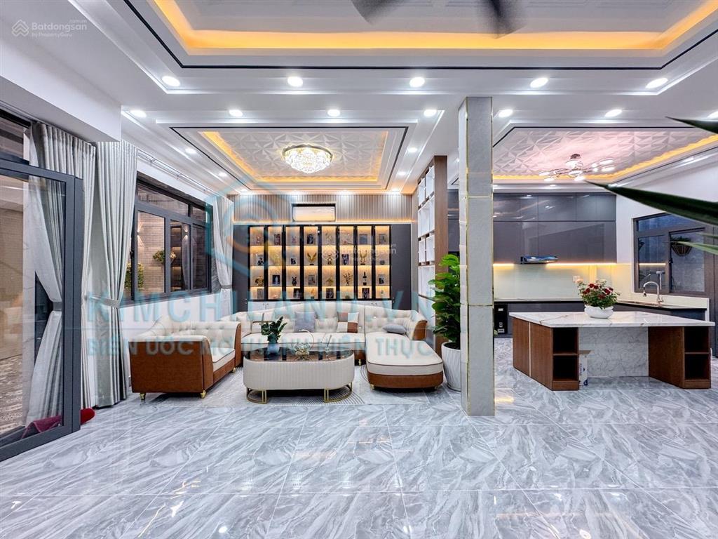 Bán nhà phố hiện đại dt 7,5m x 15m đường huỳnh tấn phát, giá 8.9 tỷ. giá tốt có video