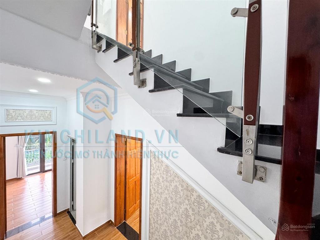 Nhà đẹp gần quận 7 full nội thất chỉ 6.9 tỷ thương lượng, giáp phú mỹ hưng, sổ hồng riêng