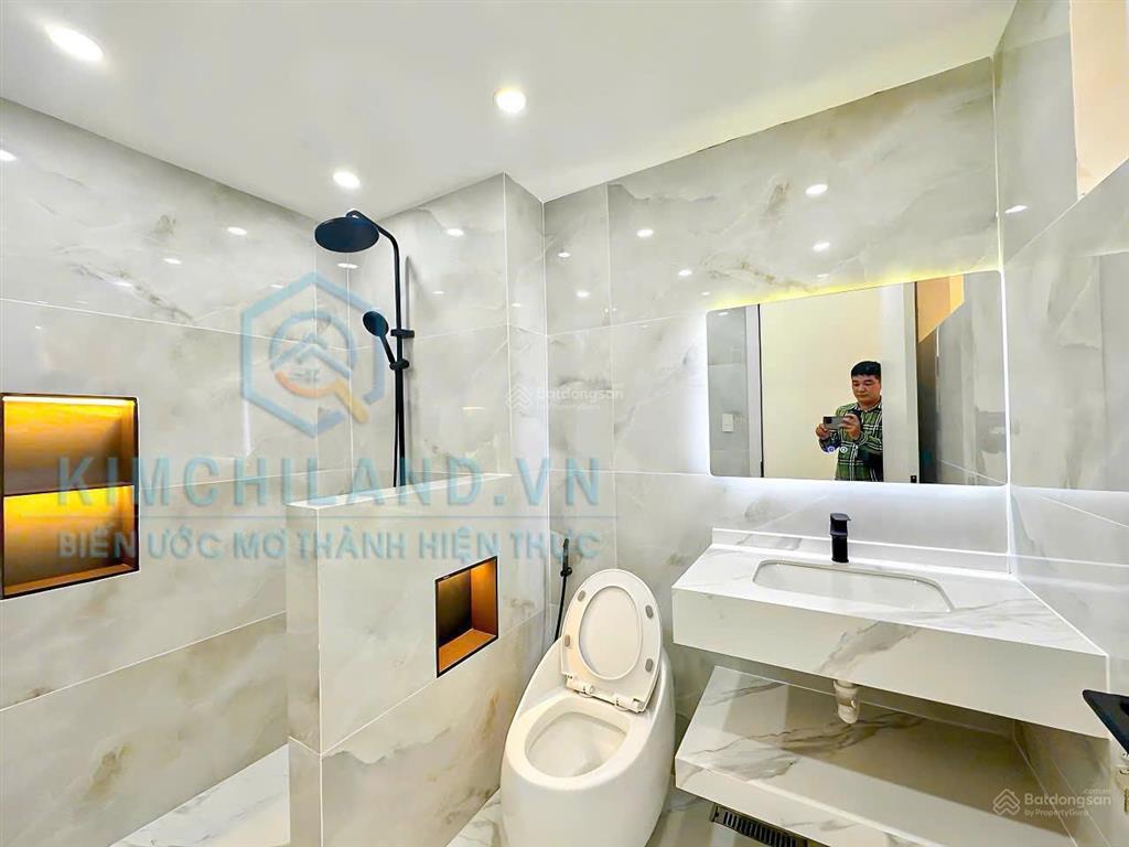 Nhà phố sân vườn hiện đại phong cách thư giãn như resort, đường lê văn lương, phước kiển
