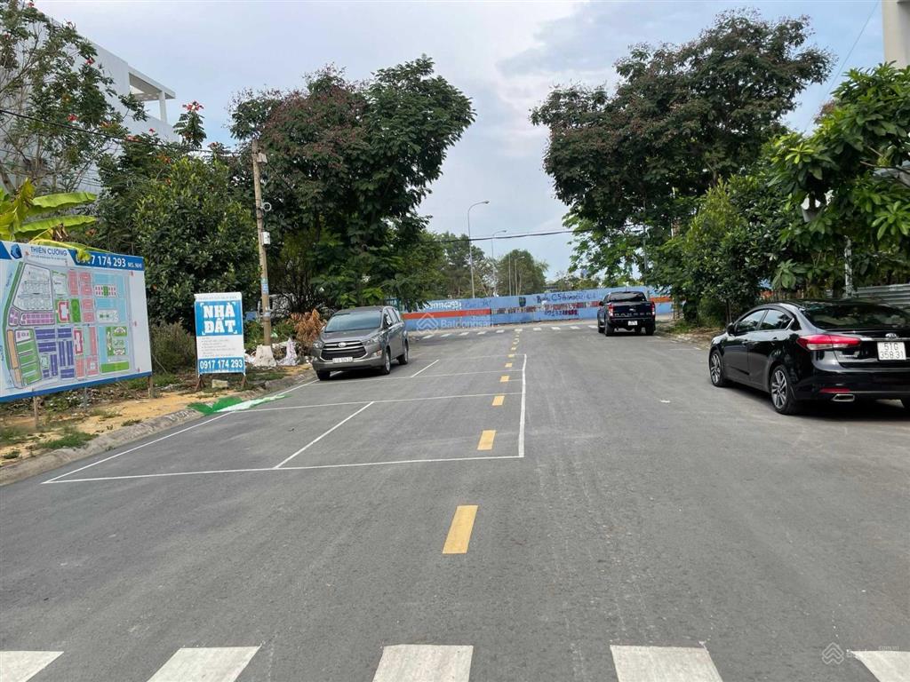 Duy nhất đất phú mỹ chợ lớn, 5x18.5 = 82.5m2 đường 20m giá bán 12.5 tỷ.  0917 174 *** nhi