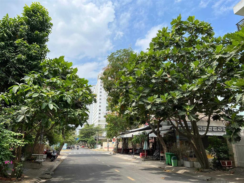 Duy nhất đất phú mỹ chợ lớn, 5x18.5 = 82.5m2 đường 20m giá bán 12.5 tỷ.  0917 174 *** nhi