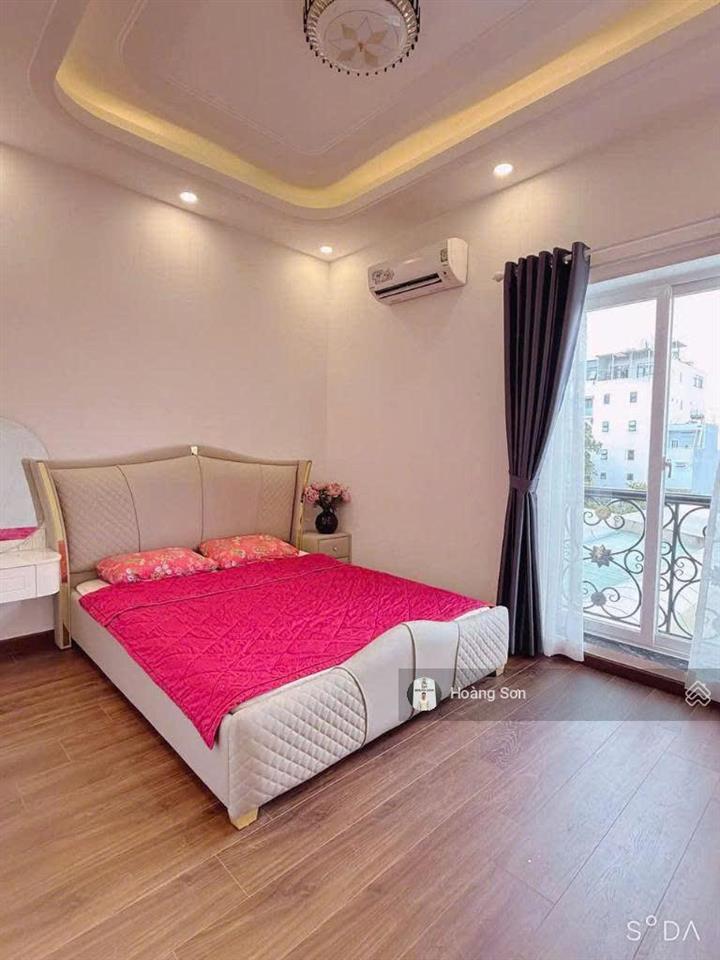 Bán nhà mặt phố đường số 43, quận 7 (sổ hồng 4x20m) 6 tầng full nội thất (thang máy hiện đại)