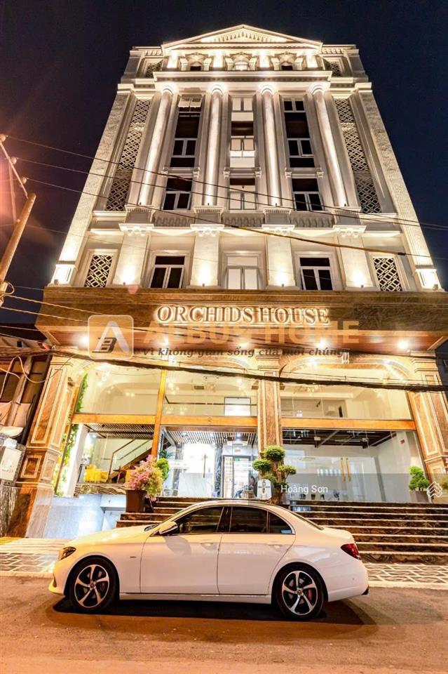 Tòa nhà chdv trung tâm quận 7 ( sổ hồng 15x32m ) hầm + 8 tầng + 95 phòng, thu nhập 9 tỷ/năm