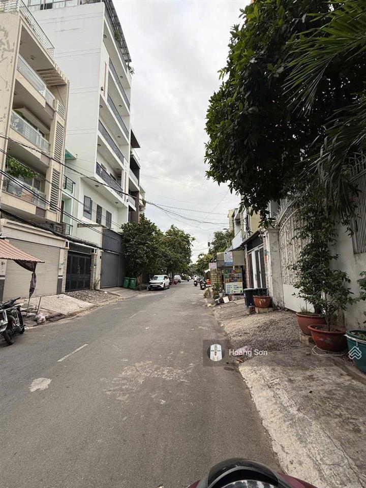 Cần bán gấp lô đất 9x22m đường số tân quy, quận 7  xd hầm lửng 5 tầng mct