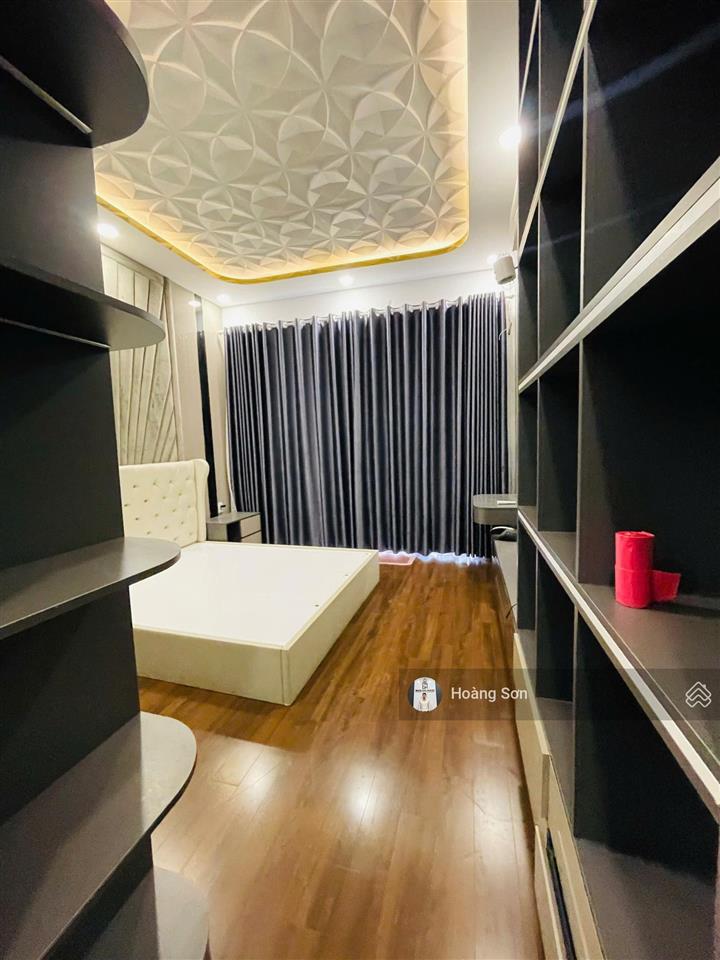 Bán nhà đường số tân quy, quận 7 (sổ hồng 4x20m) trệt + 3 lầu full nội thất như hình