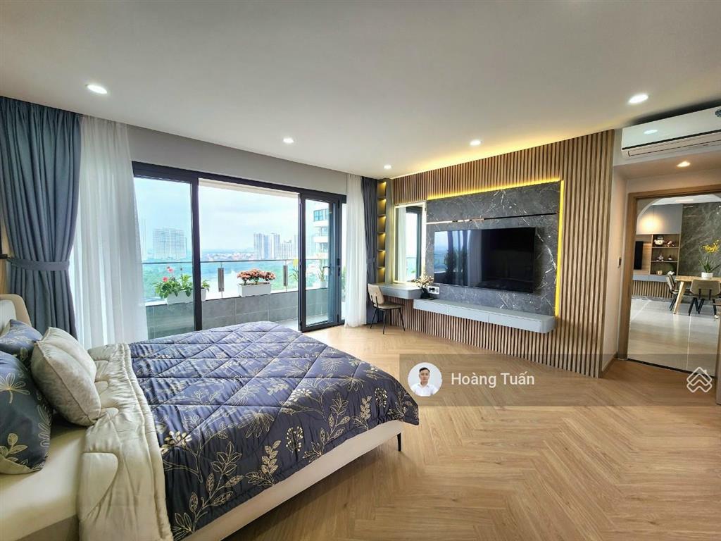 Cần bán gấp căn hộ riverpark giá rẻ, phú mỹ hưng, lầu cao, dt 137m2, 13,5 tỷ.  0912 976 ***