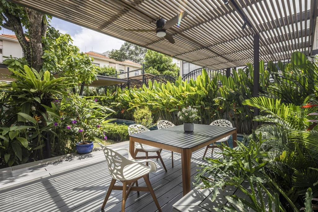 Cần bán căn biệt thự khu mỹ quang, phú mỹ hưng với nội thất cực kỳ đẹp, vào ở ngay với 5 phòng ngủ