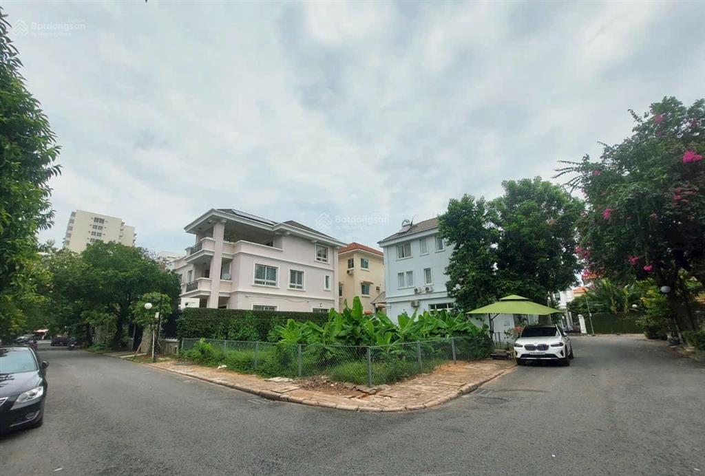 Bán lô đất xây biệt thự đơn lập trung tâm phú mỹ hưng. vị trí lô đất cạnh công viên thoáng mát