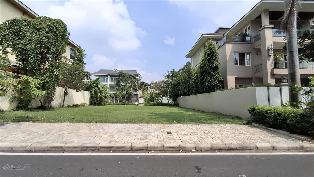 Bán lô đất xây biệt thự đơn lập trung tâm phú mỹ hưng. vị trí lô đất cạnh công viên thoáng mát