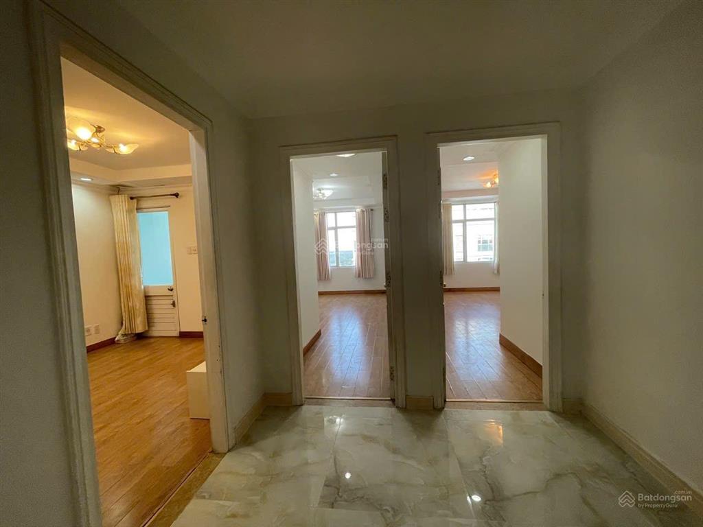 Bán gấp căn hộ 300m2 hoàng tháp plaza, 8.2tỷ, 5pn, 4wc, kdc trung sơn