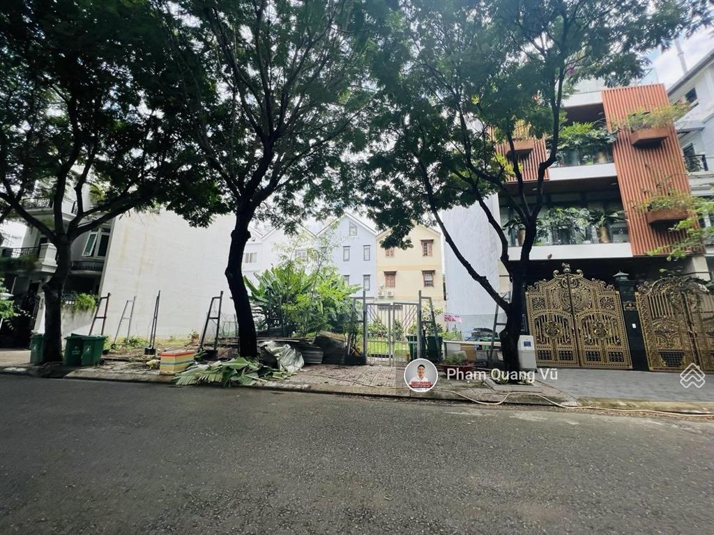 Chính chủ cần bán bt kdc sadeco ven sông, biệt thự 7x18m giá 20 tỷ, nhà phố 5x18m giá 14 tỷ