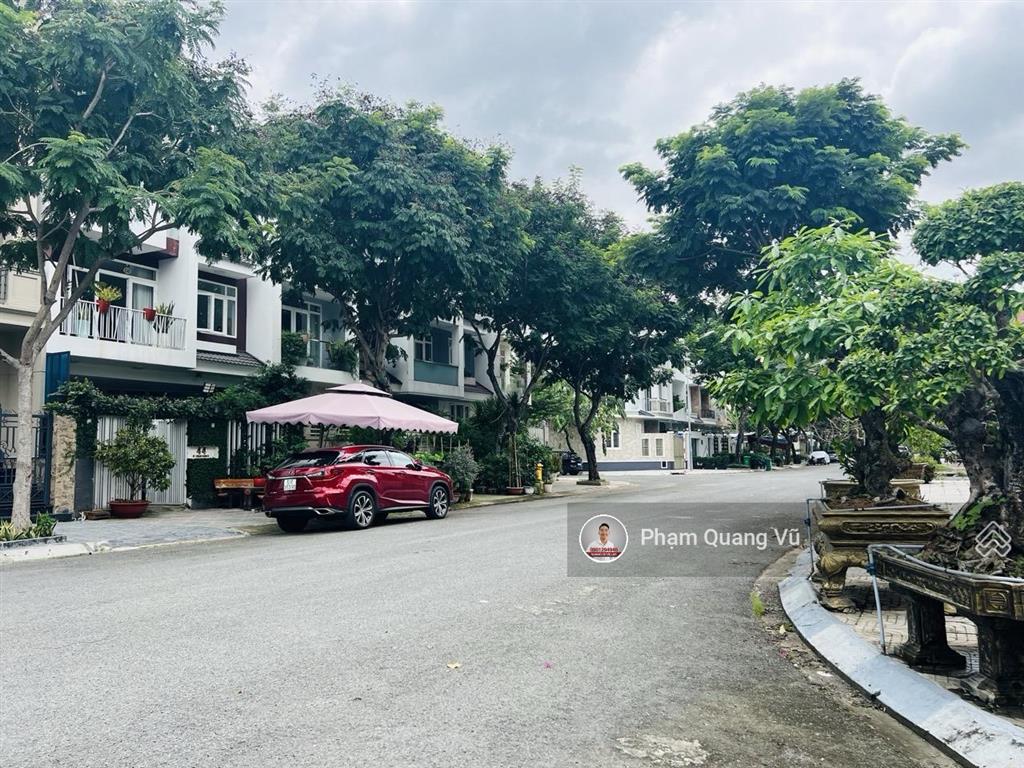 Chính chủ cần bán bt kdc sadeco ven sông, biệt thự 7x18m giá 20 tỷ, nhà phố 5x18m giá 14 tỷ