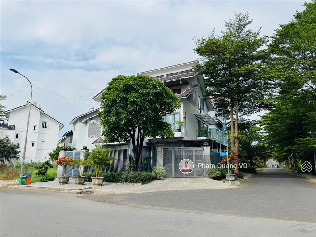 Chuyên bán đất nền sadeco nggt lk pmh, dt 12.5x20m, sổ hồng riêng, giá tốt nhất 118tr/m2