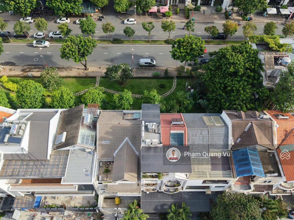Chính chủ gửi bán căn biệt thự nam thiên khu cảnh đồi view công viên 8x18m giá tốt 45 tỷ