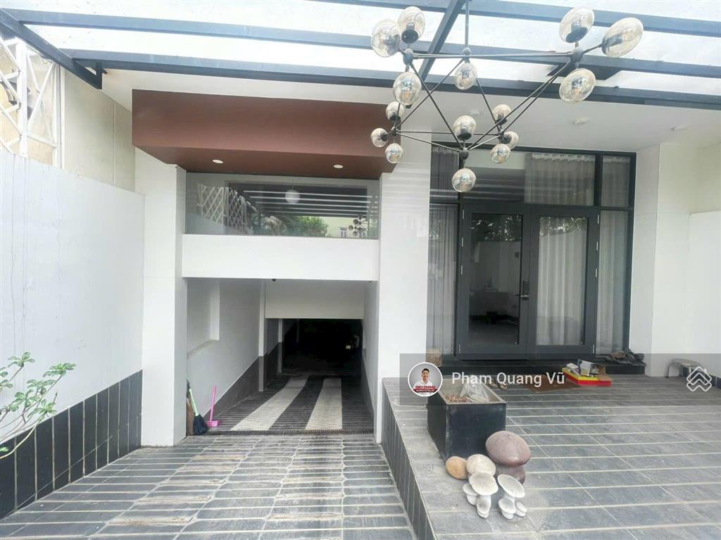 Chính chủ gửi bán căn biệt thự nam thiên khu cảnh đồi view công viên 8x18m giá tốt 45 tỷ