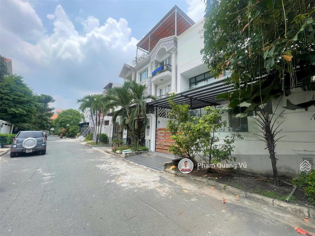 Chính chủ gửi bán căn biệt thự nam thiên khu cảnh đồi view công viên 8x18m giá tốt 45 tỷ