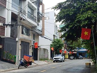 Bán nhà mặt phố lý phục man quận 7. dt 100m2 , giá chỉ hơn 9 tỷ