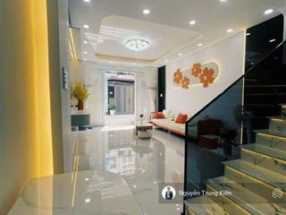 Nhà đẹp sát phú mỹ hưng, mặt phố 6m, 60m2, nhỉnh 6 tỷ