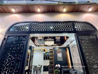 Bán nhà phố cách huỳnh tấn phát chỉ 20m nhà đẹp giá tốt