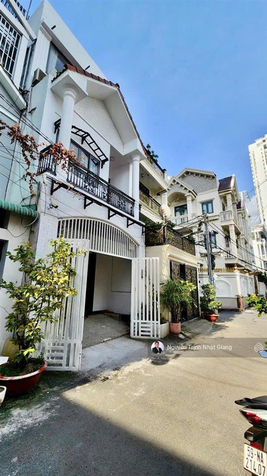 Bán nhà phố tân cổ điển trong khu dân cư hiện hữu an ninh văn hóa